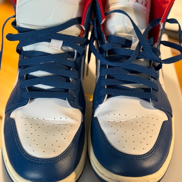 ALMOST NEW - WORN WMNS12/MNS10.5 - AIR JORDAN 1 MID RED/WHT/BLU - BOSTONRED SOX main image 4